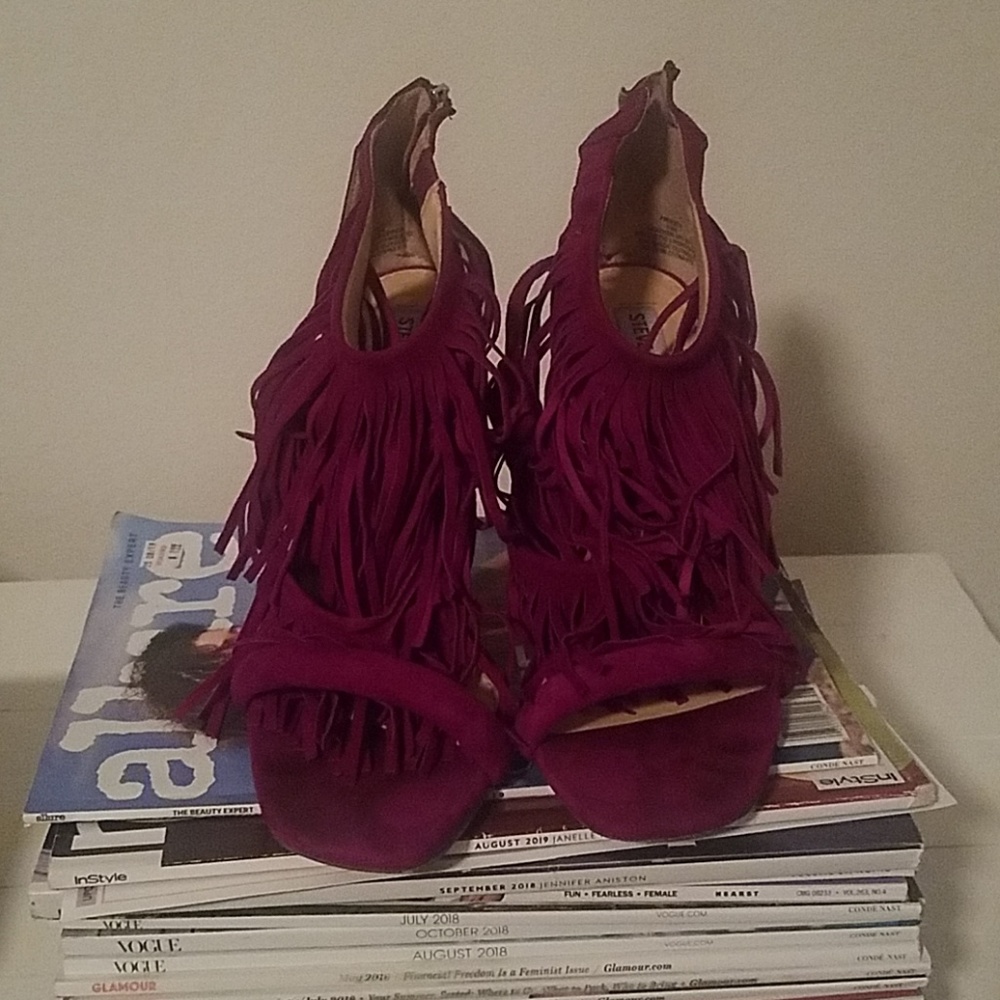 Steve Madden Fuchsia Tassle Heels